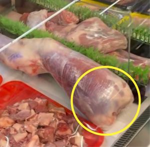 In the video screenshot, the hip joint (circled in yellow) appears straight.